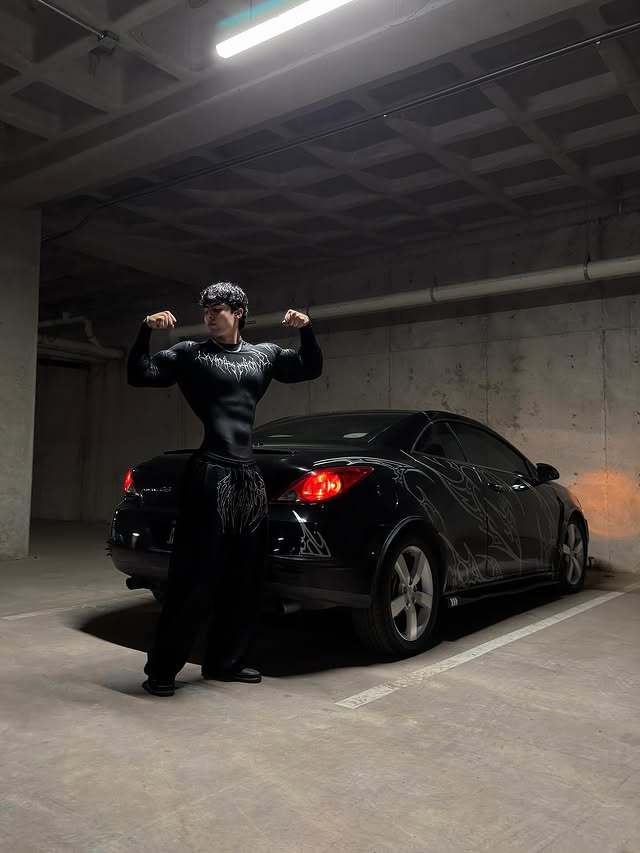 Breathe Divinity Void Tech™ Long sleeve compression