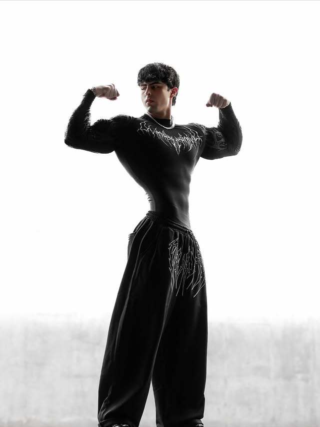 Breathe Divinity Void Tech™ Long sleeve compression – DYNMK FIT